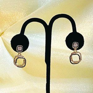 Black And Gold Interlock Earrings, Decorated With Rhinestones E100